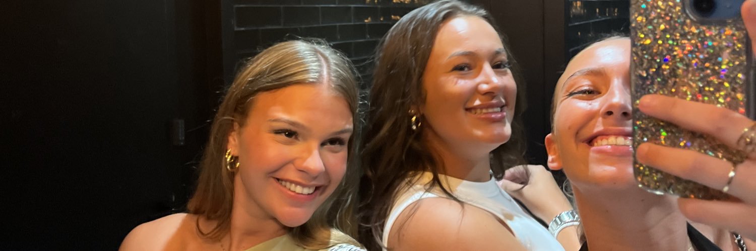 melinaglr8's profile banner image