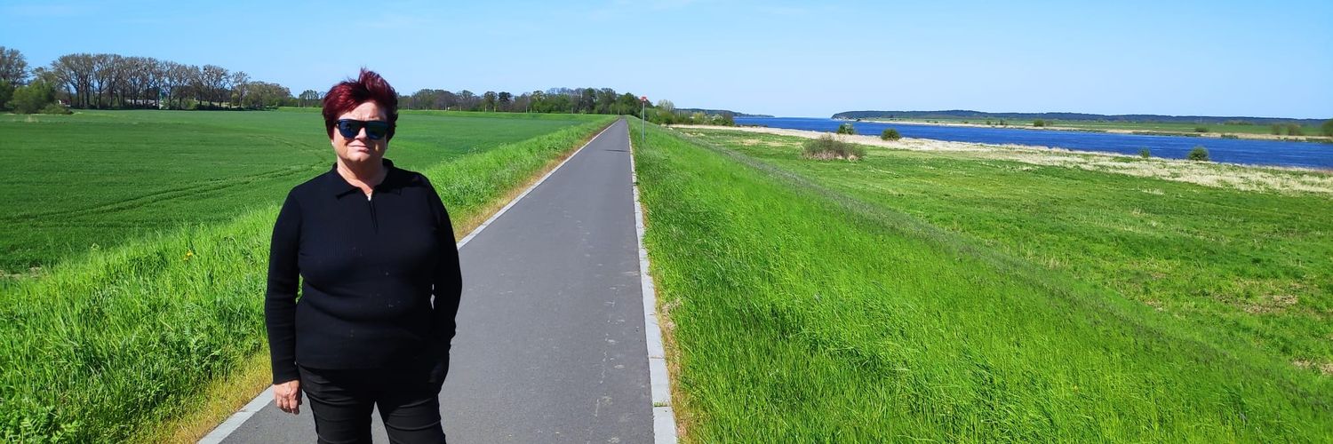 danutawro's profile banner image