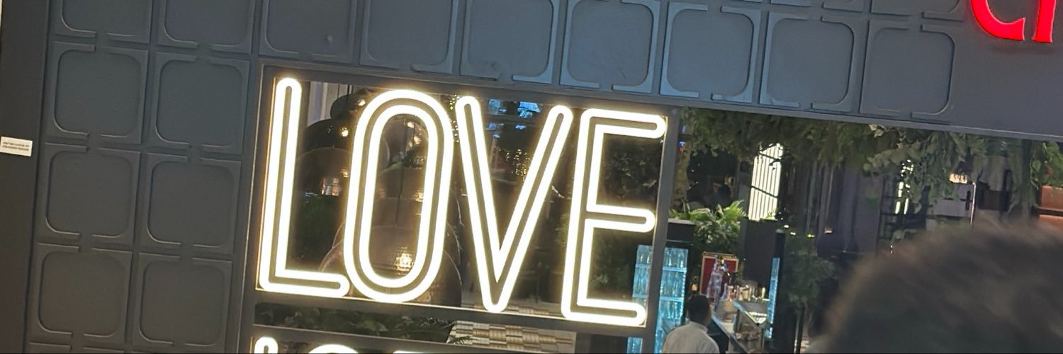 Laidyvee's profile banner image