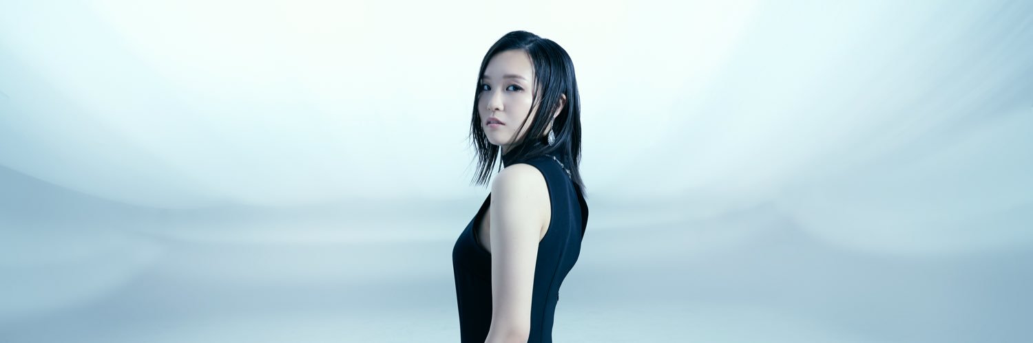 辻彩奈 Ayana Tsuji banner