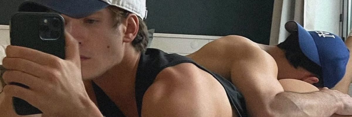 commedespassif's profile banner image
