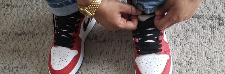 Mini Feet Li's banner