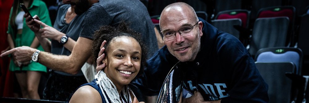 Inès Debroise banner