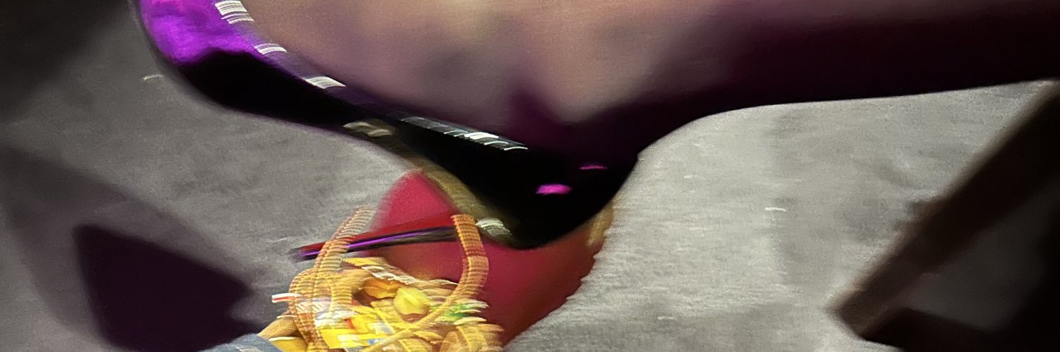 B banner