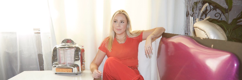 Elyse_Saunders's profile banner image