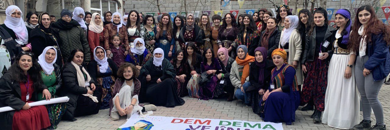 TJA WAN (Tevgera Jinên Azad) banner