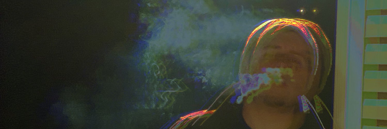 Twitter banner for @YARO901