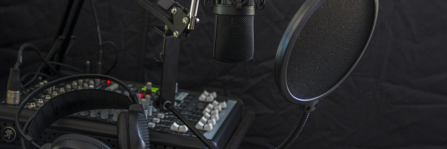 Caverna Radio banner