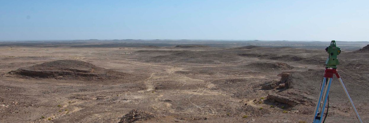 Yamandú H. Hilbert banner