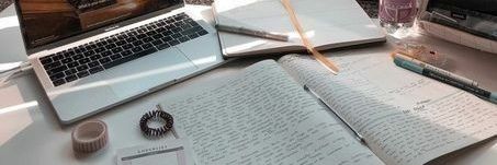 Dee 🍂 banner