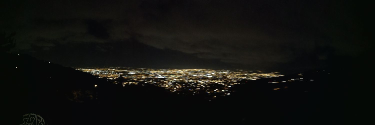 Un mae incómodo banner