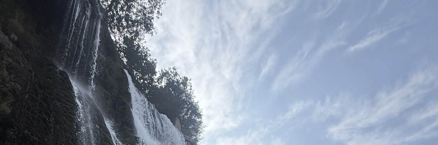 zuhalakyol4's profile banner image