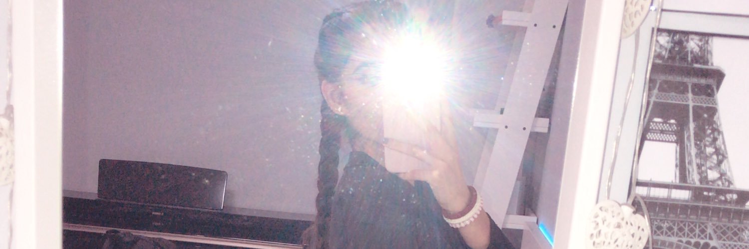 claudia 🩷 banner