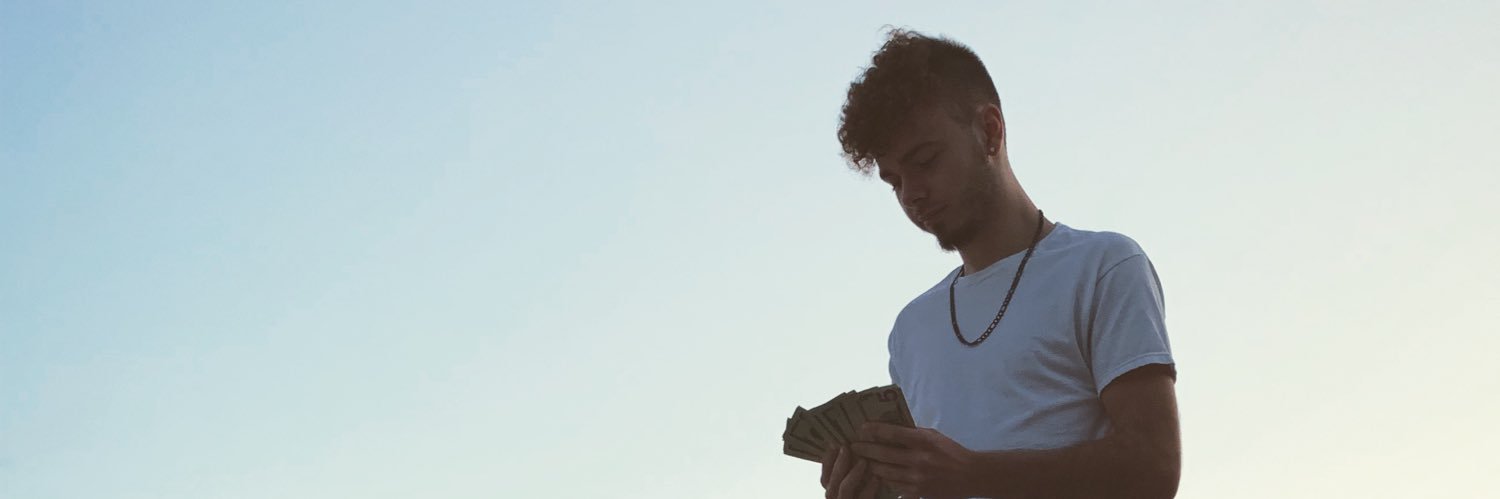 ♛ banner