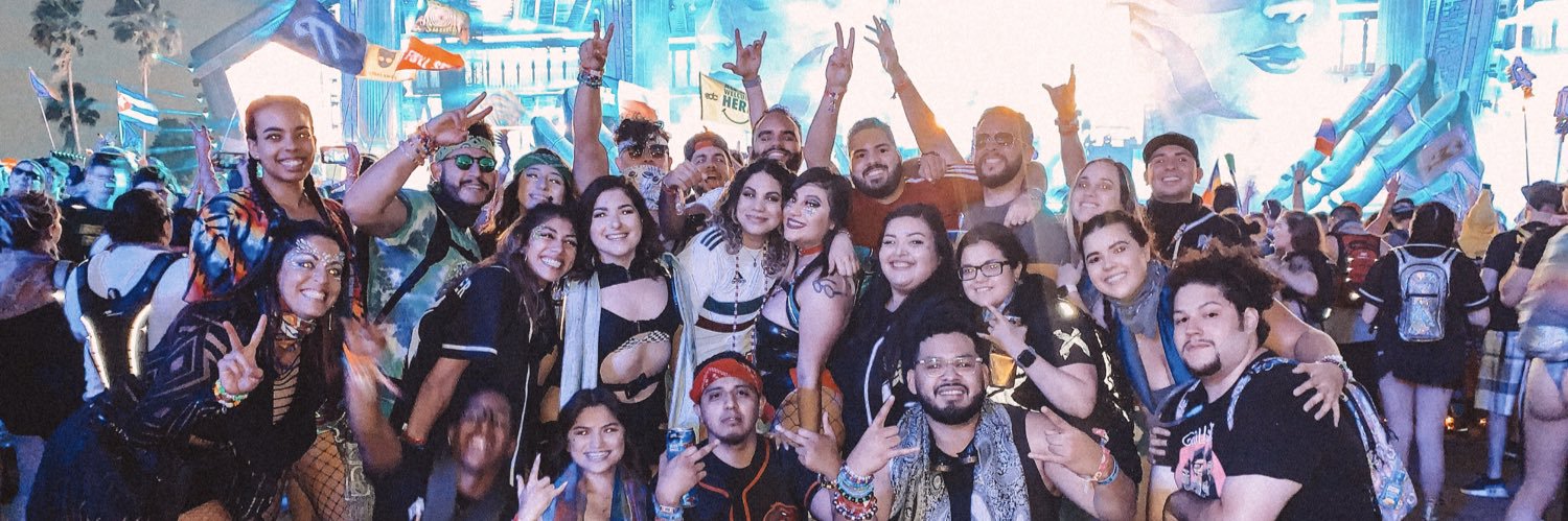 Courtney 🤘🏼☀️ banner