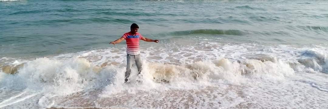 దుాళ్ల వీరేష్ banner