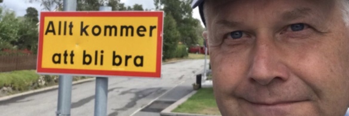 F banner