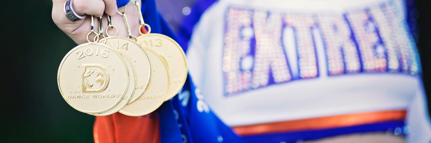 Front Row Photos banner