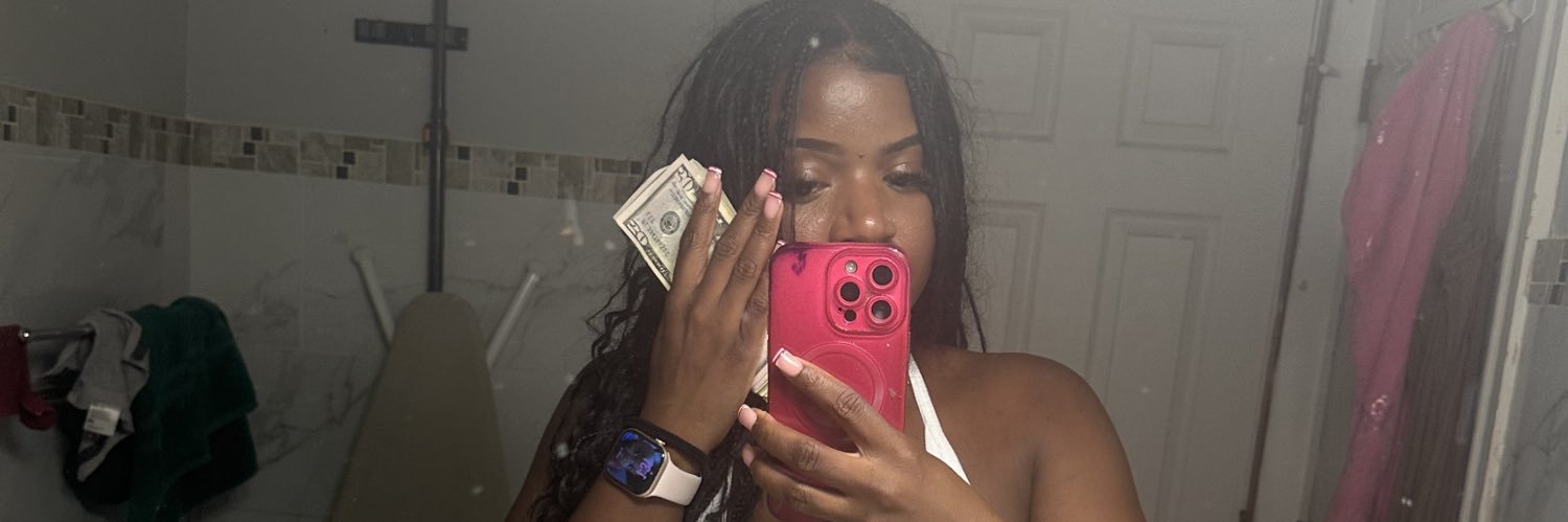 realprettycoco's profile banner image