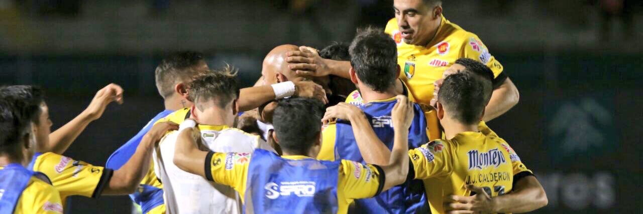 MarianaCabrrera's profile banner image