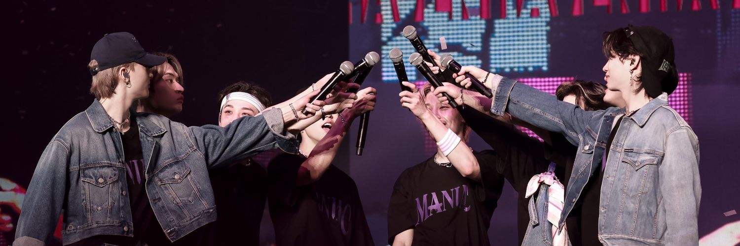 DLutfika's profile banner image
