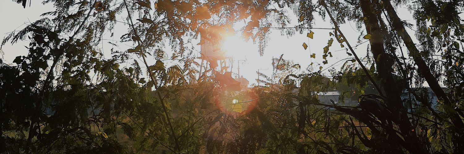 izzmoomay's profile banner image