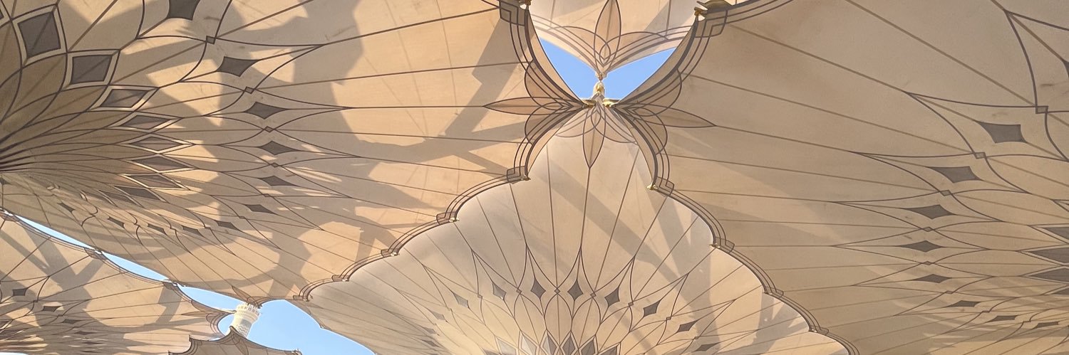 kamelariyani's profile banner image