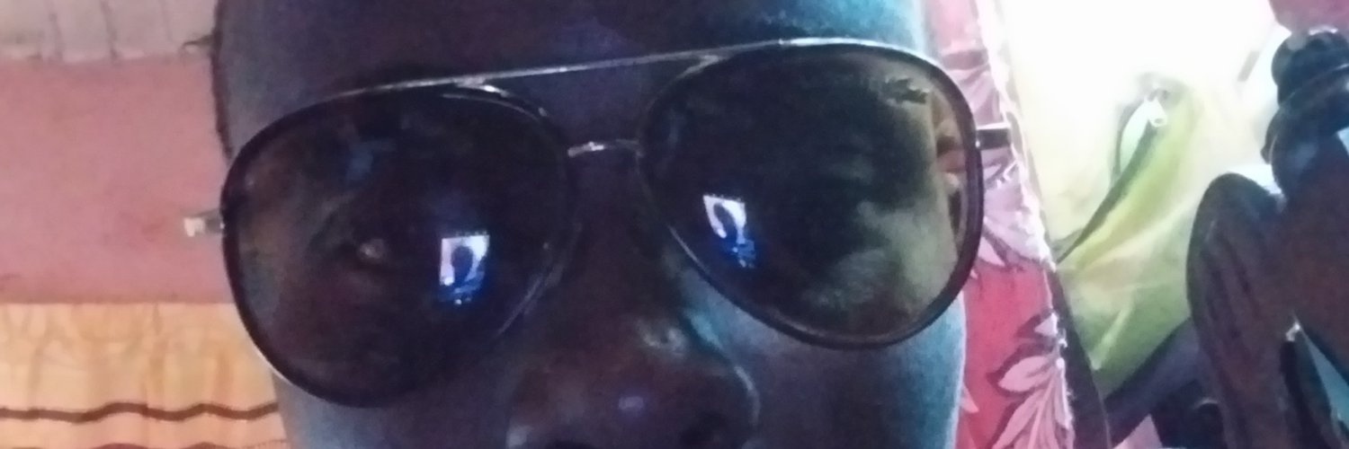 MVOINIVEN's profile banner image
