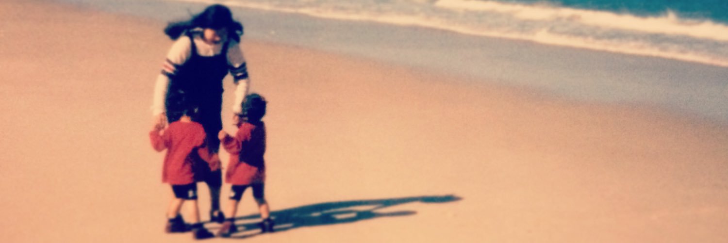 charin928's profile banner image