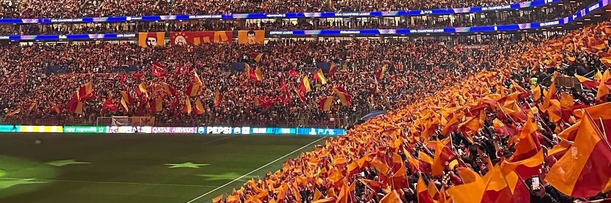 Sarı Kırmızım Benim 💛💫♥️ banner