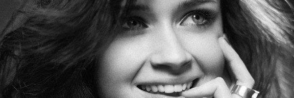 انثى ملائكية banner