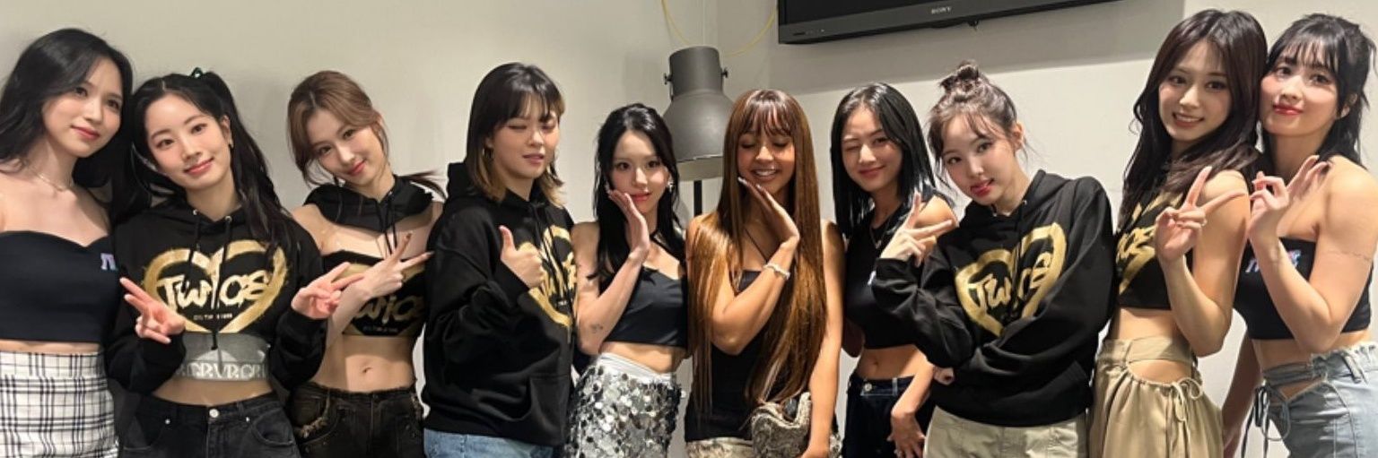 🕵🏽‍♀️ banner