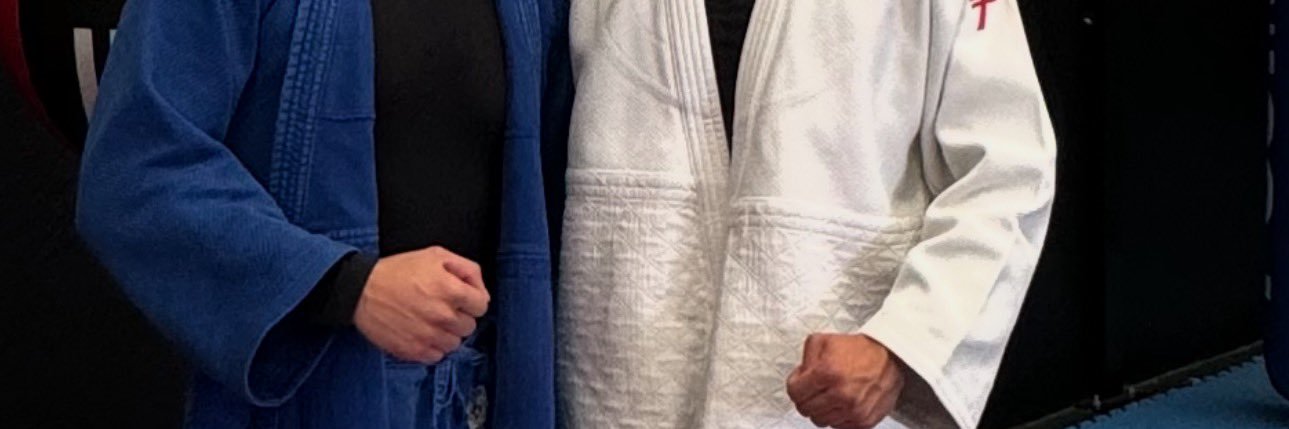M banner