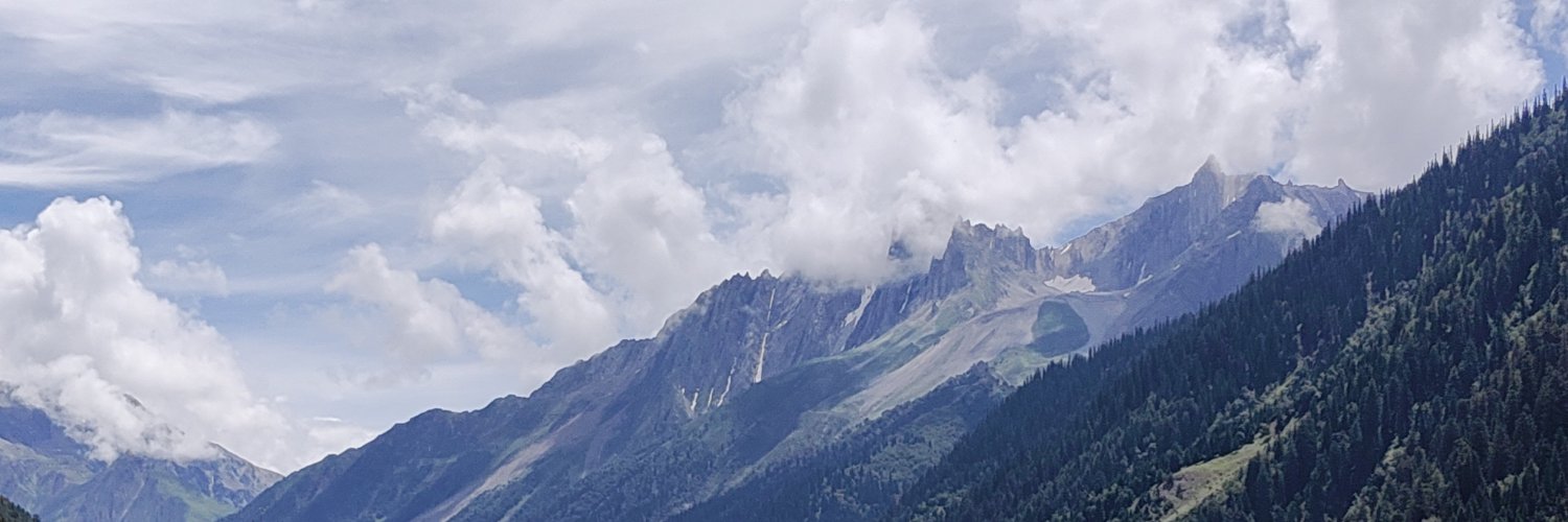vineetbhat84's profile banner image