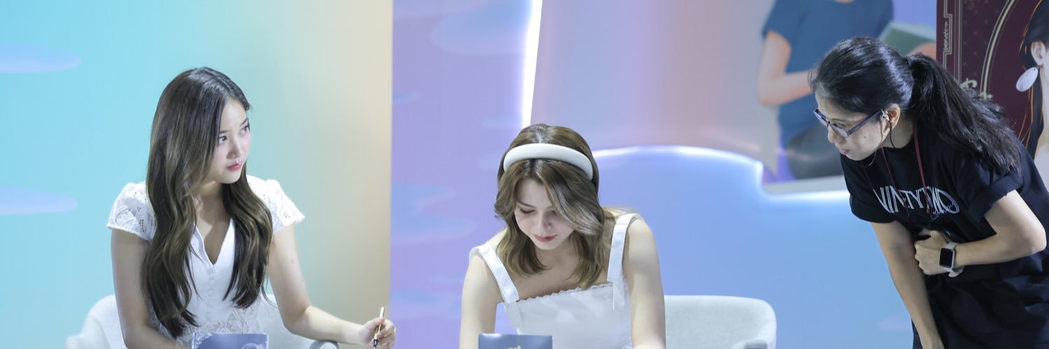 bee_nidarat_◡̈ GIRLFREEN's banner