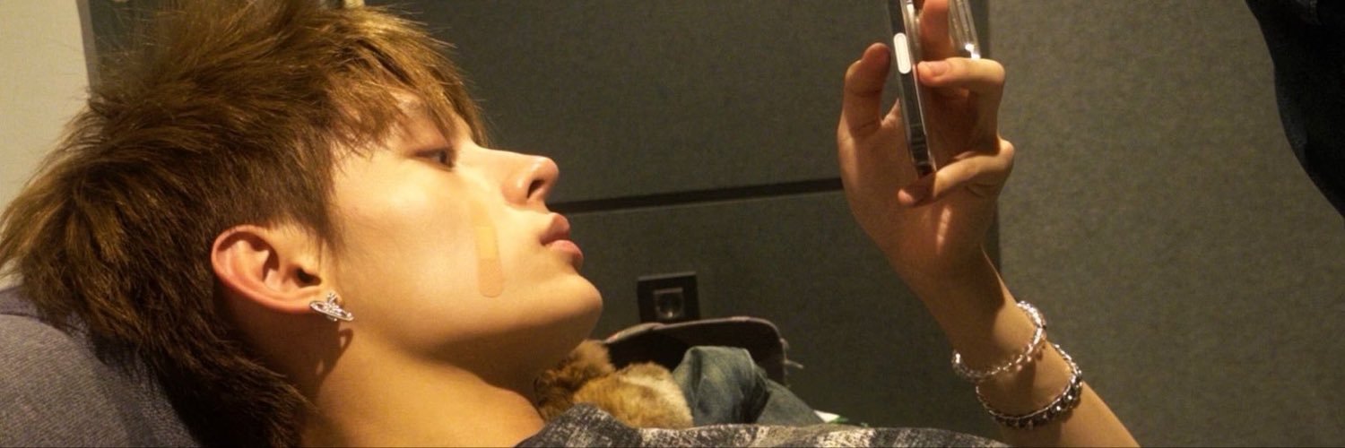 prettytraumma's profile banner image