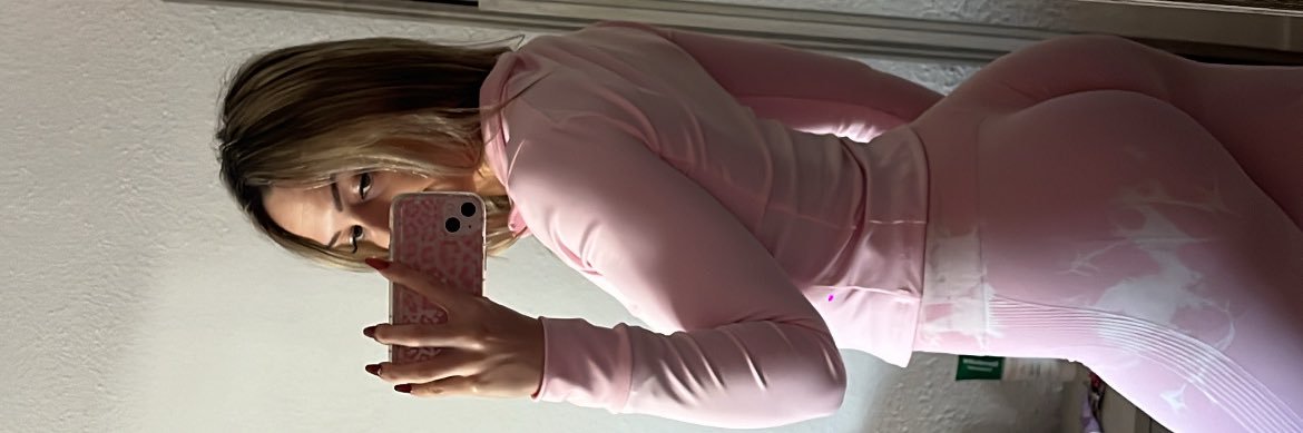 LiviaEliza12's profile banner image