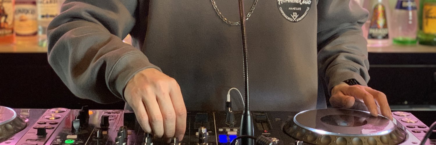 max082's profile banner image