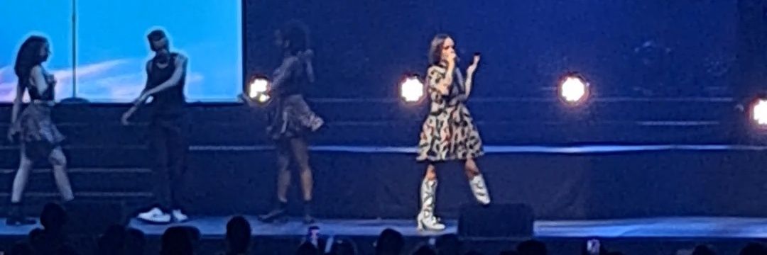 Justine ❄️ banner