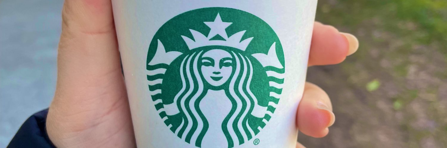 🌺Katie✈️🇨🇦 banner