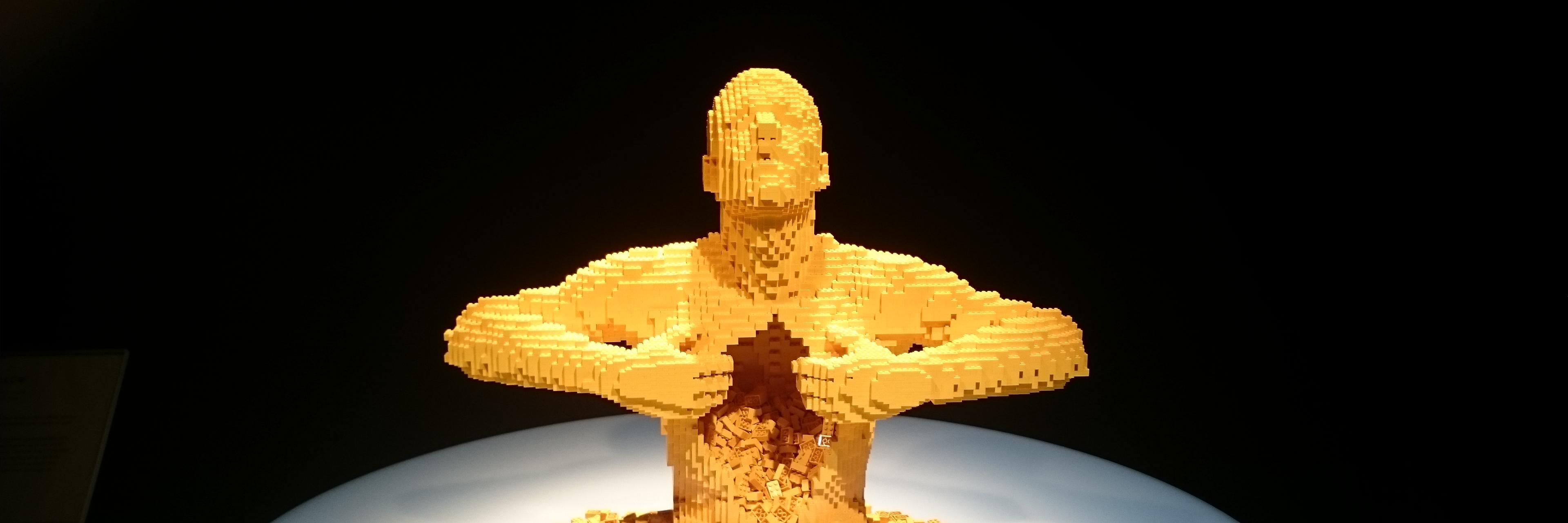 Roberto Hernández banner