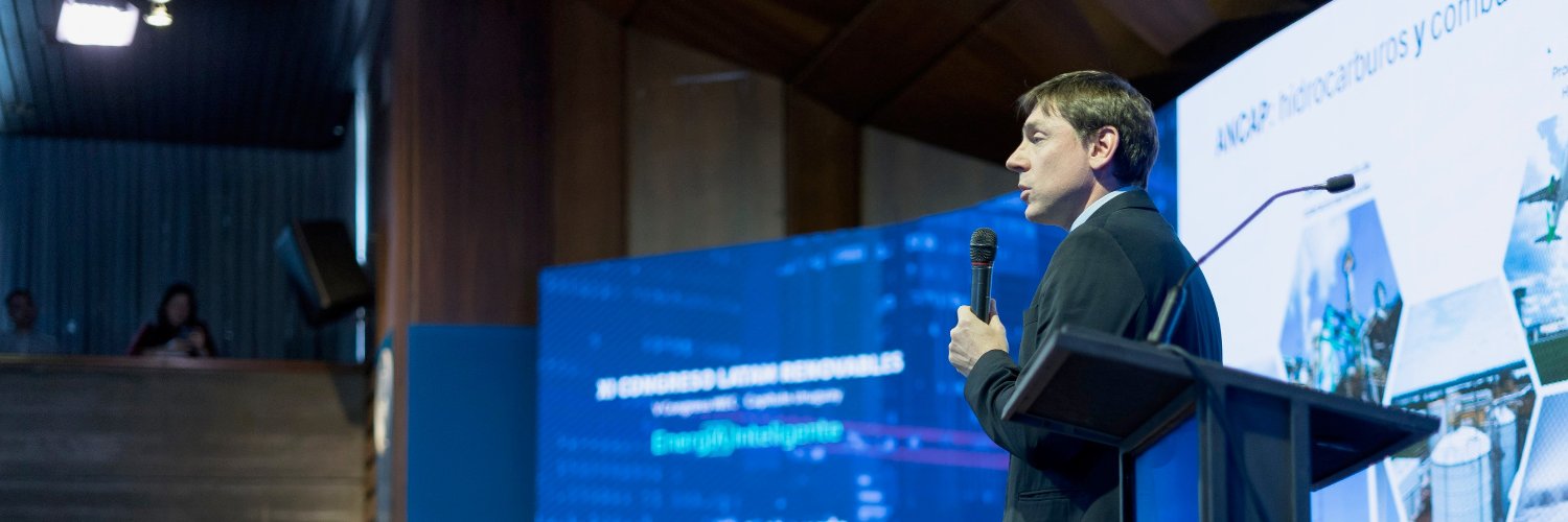 santiaferro's profile banner image