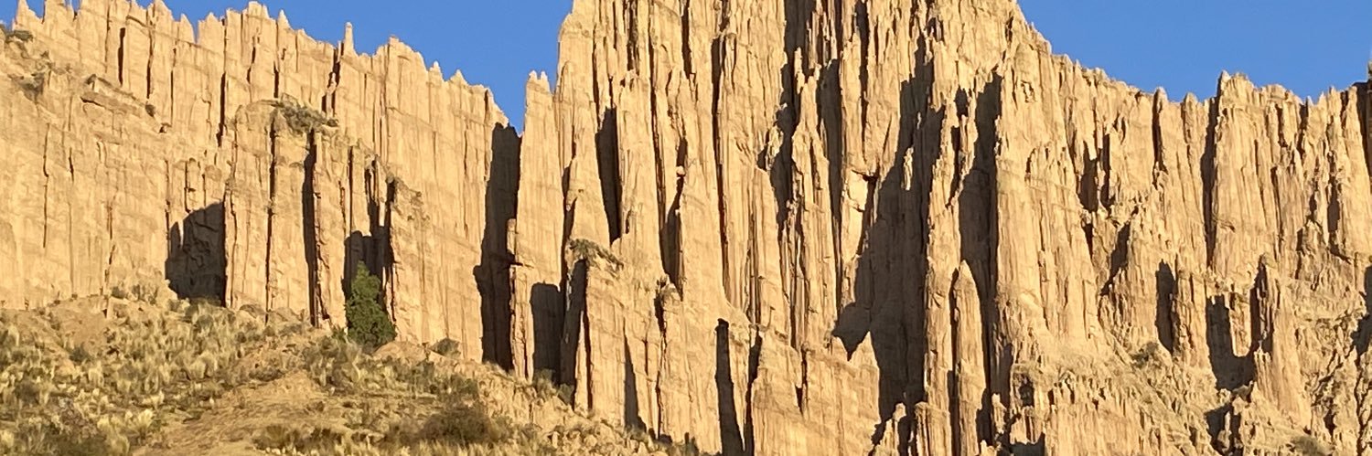 ub_lore's profile banner image