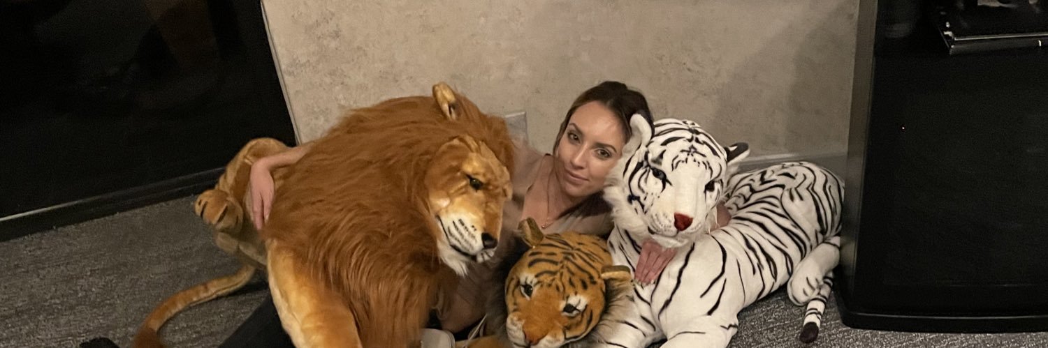mirandalunaa's profile banner image