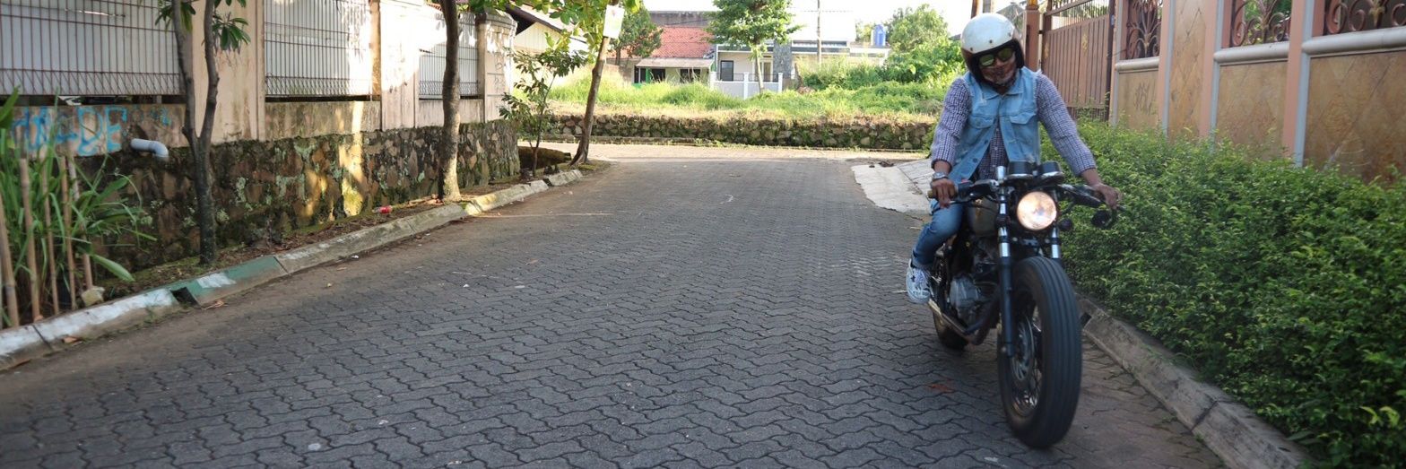 Hampir Serius banner