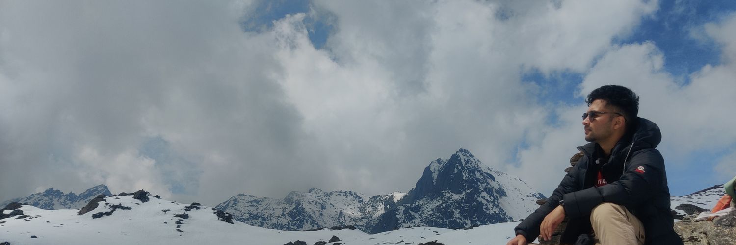 AahYush's profile banner image