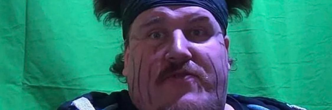 Retr0 - halb Mensch halb Nase banner