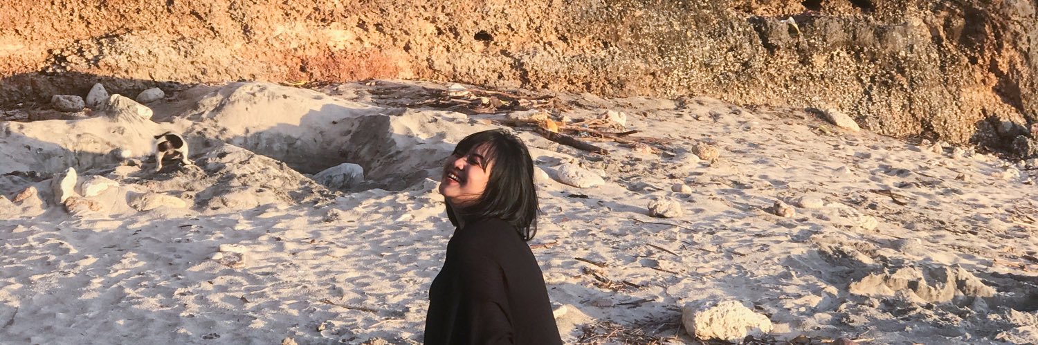 tharaaprl's profile banner image