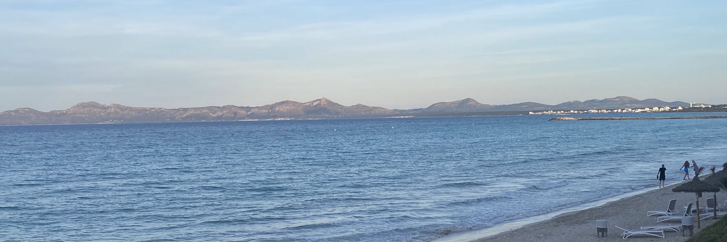 akela banner