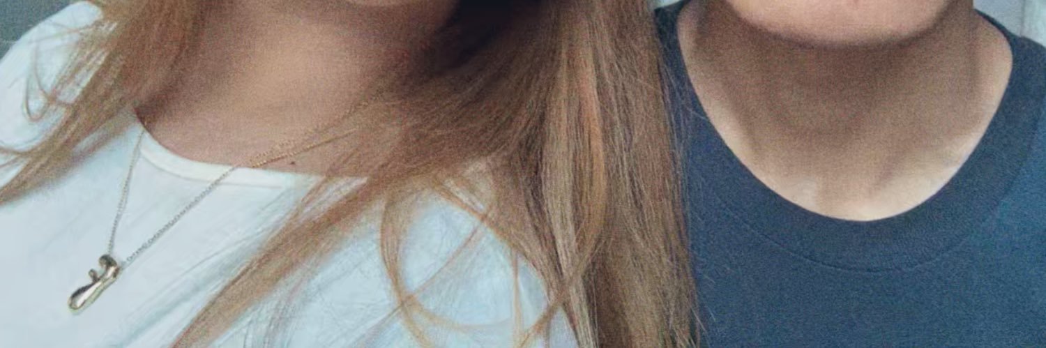 laryhna's profile banner image